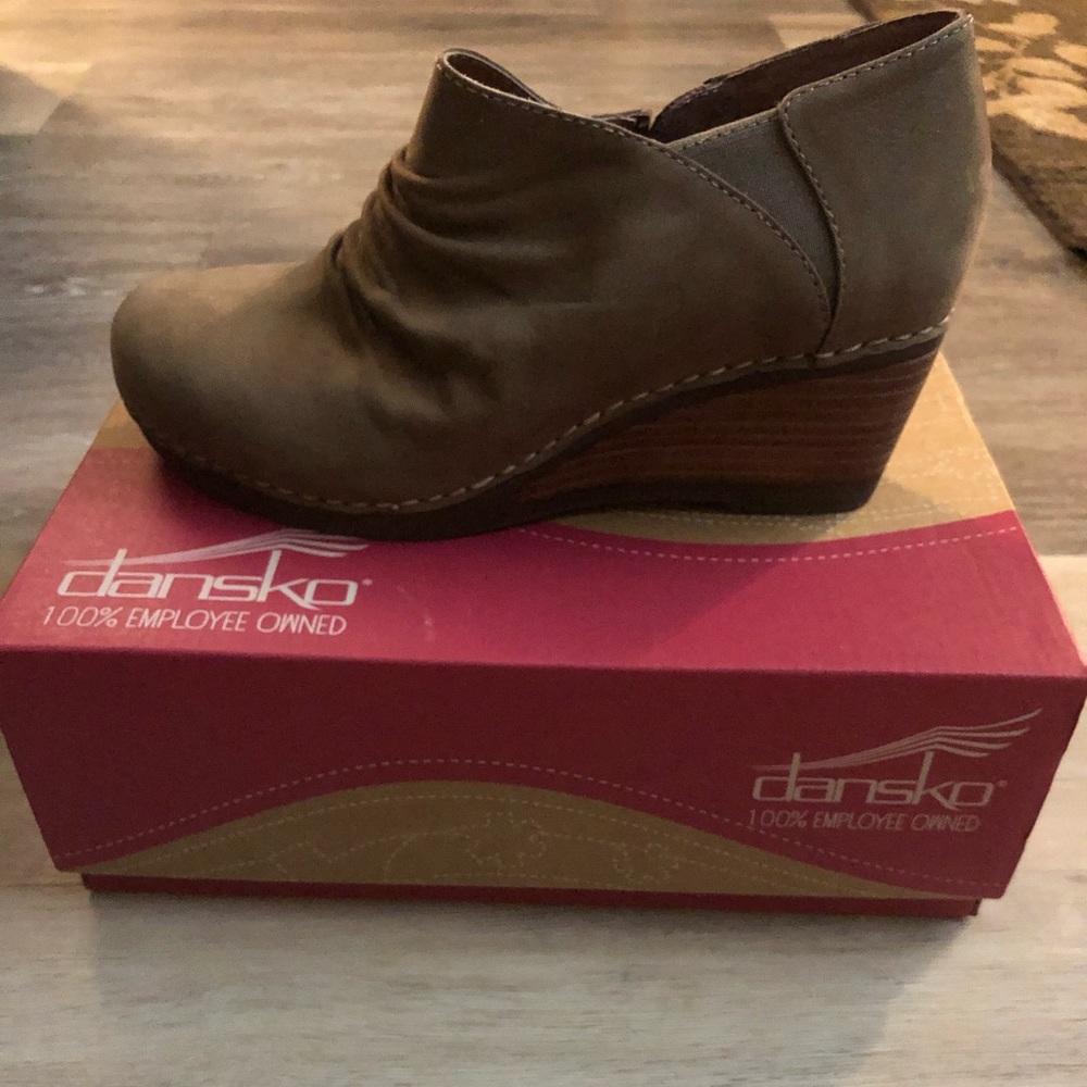 Dansko Sheena Bootie, EU size 38 (US 7.5-8)